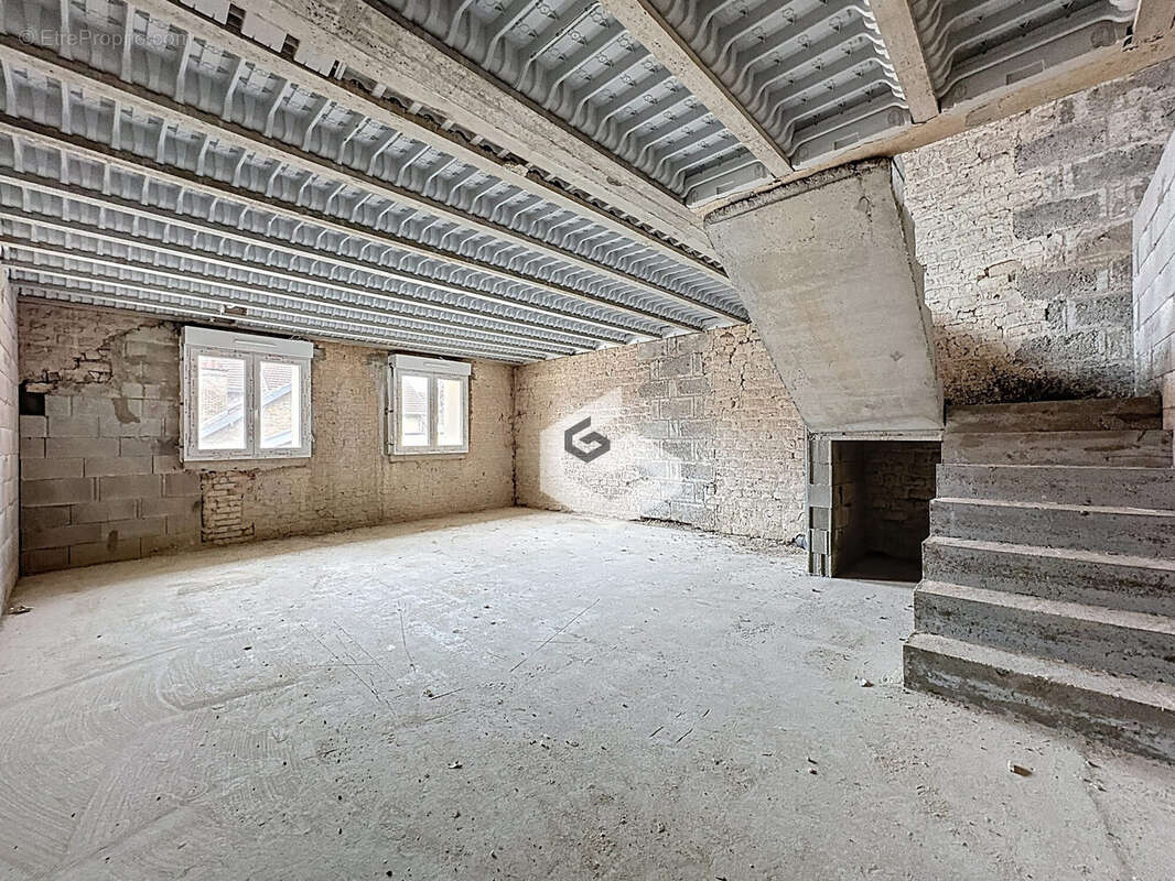 Appartement 100 m² à Witry-Les-Reims  - photo 2