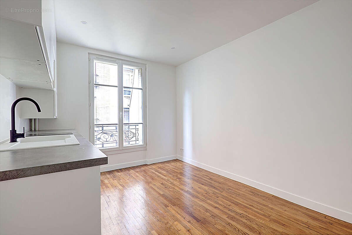 Appartement à PARIS-18E