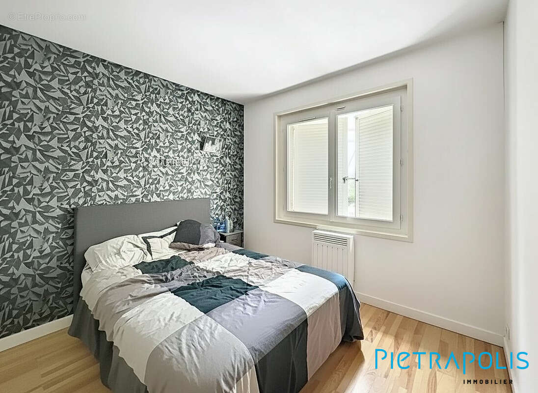 Chambre coté Est - Maison à AMPLEPUIS
