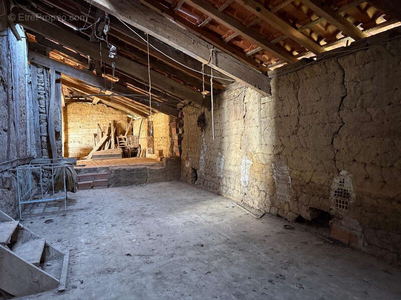 Dpt Hautes Pyrénées (65), à vendre SADOURNIN corps de ferme avec maison T6 de 125m² + grandes dépendances attenantes sur 8280 m² - photo 26