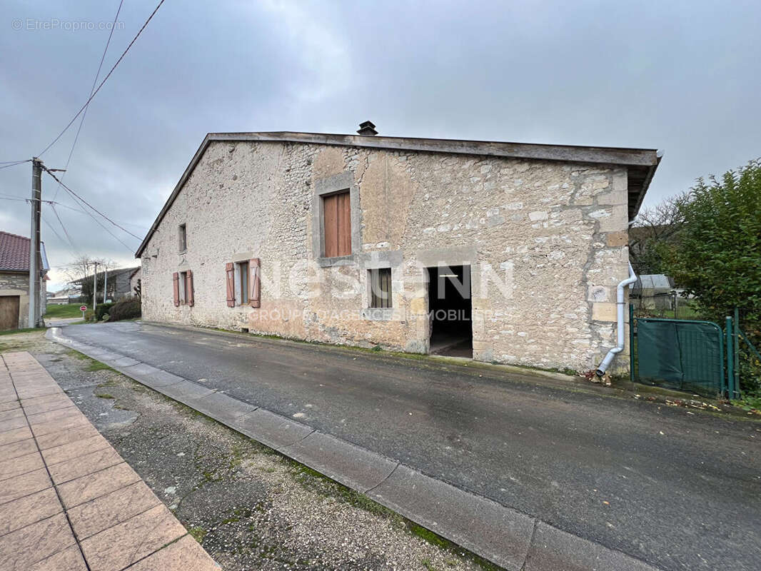 Maison à VILLOTTE-SUR-AIRE