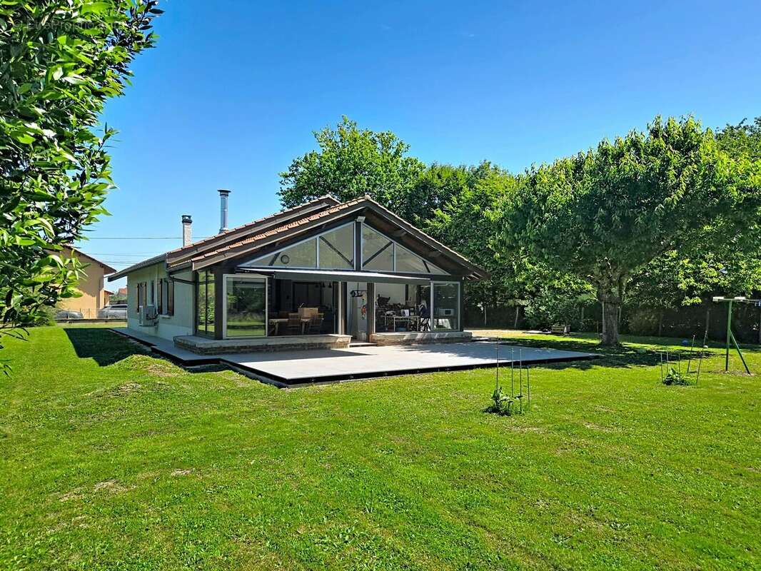 Maison à MEZERIAT
