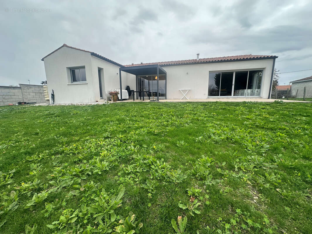 Maison à PERIGNAC