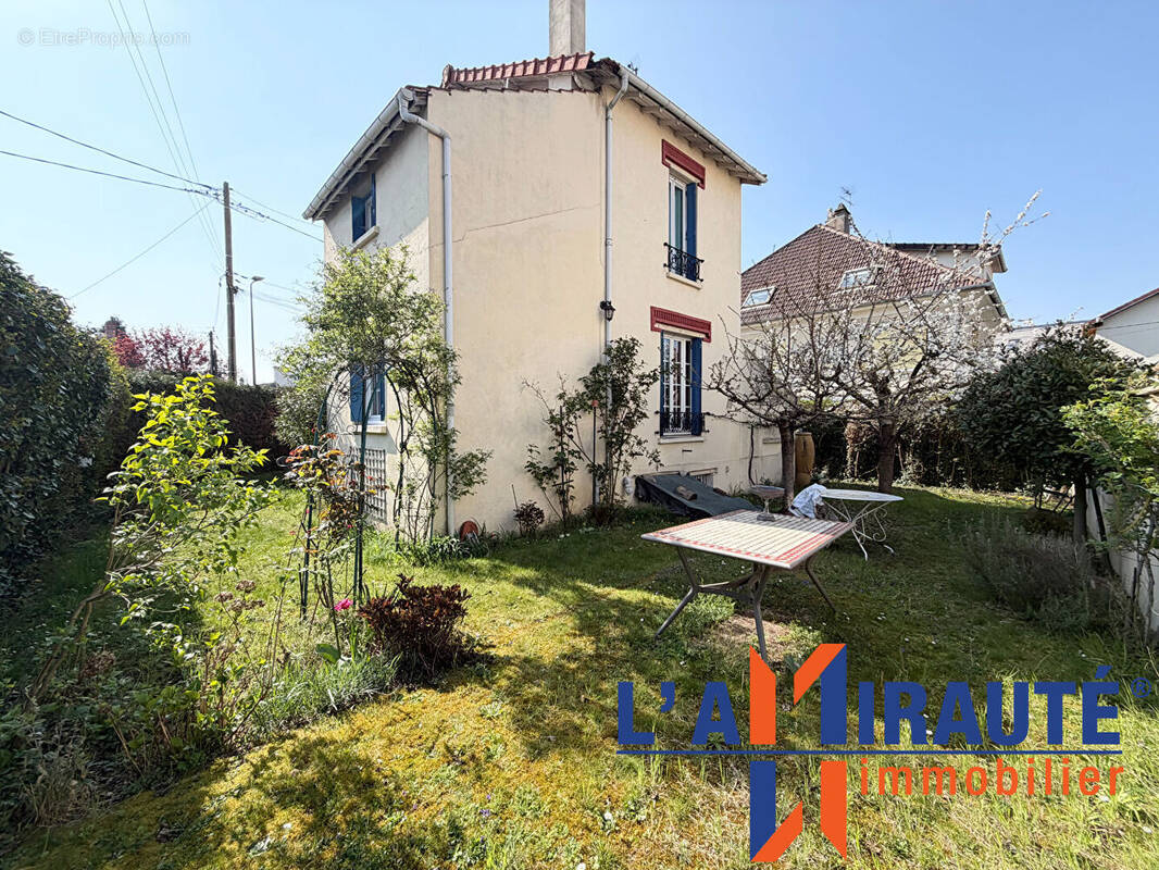 Maison à SARTROUVILLE