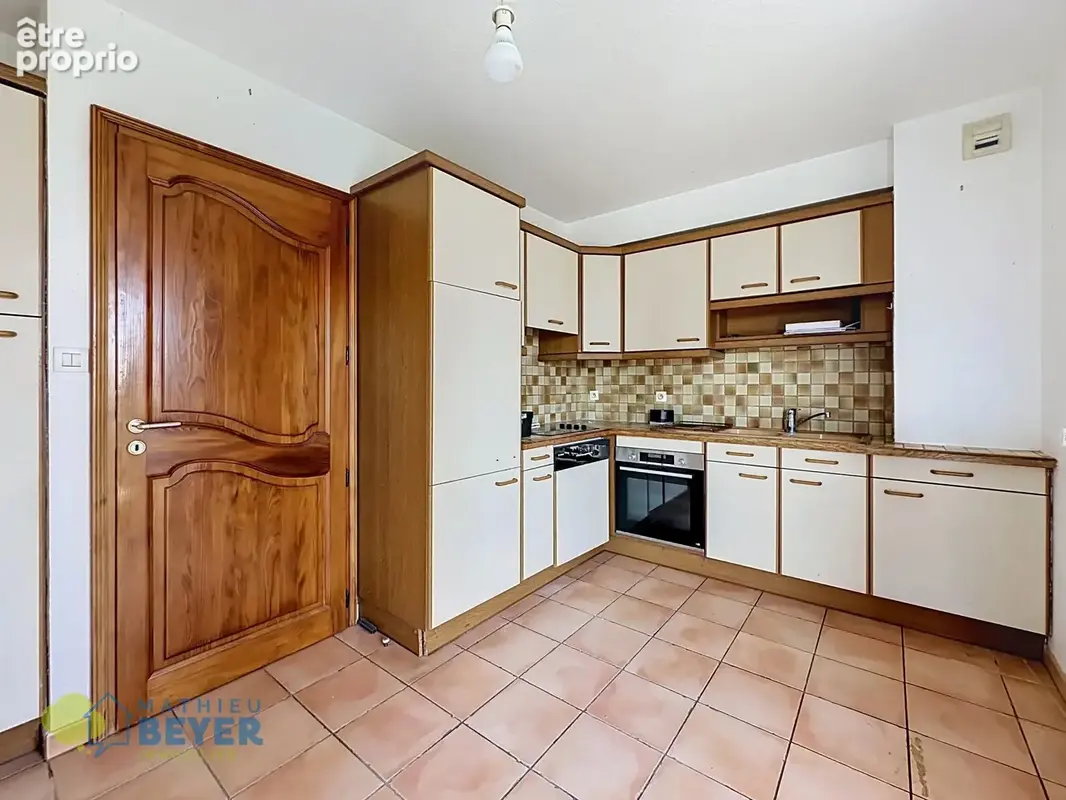 ACHENHEIM – Superbe duplex 4 pièces avec 2 terrasses, cave et stationnements - photo 3