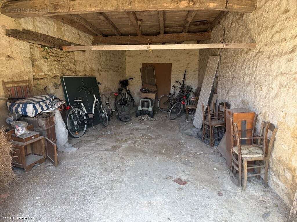 Belle Maison Sur Un Parc de 4843m² Avec Piscine - photo 36