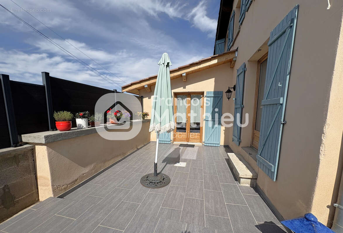 Maison à FRANS