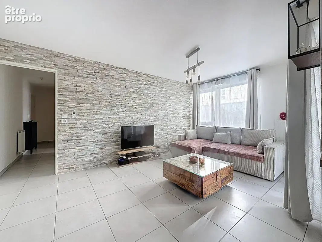 Appartement - rez de jardin - 1 Chambre - Terrasse et jardin privatif - Place de parking privative - photo 7