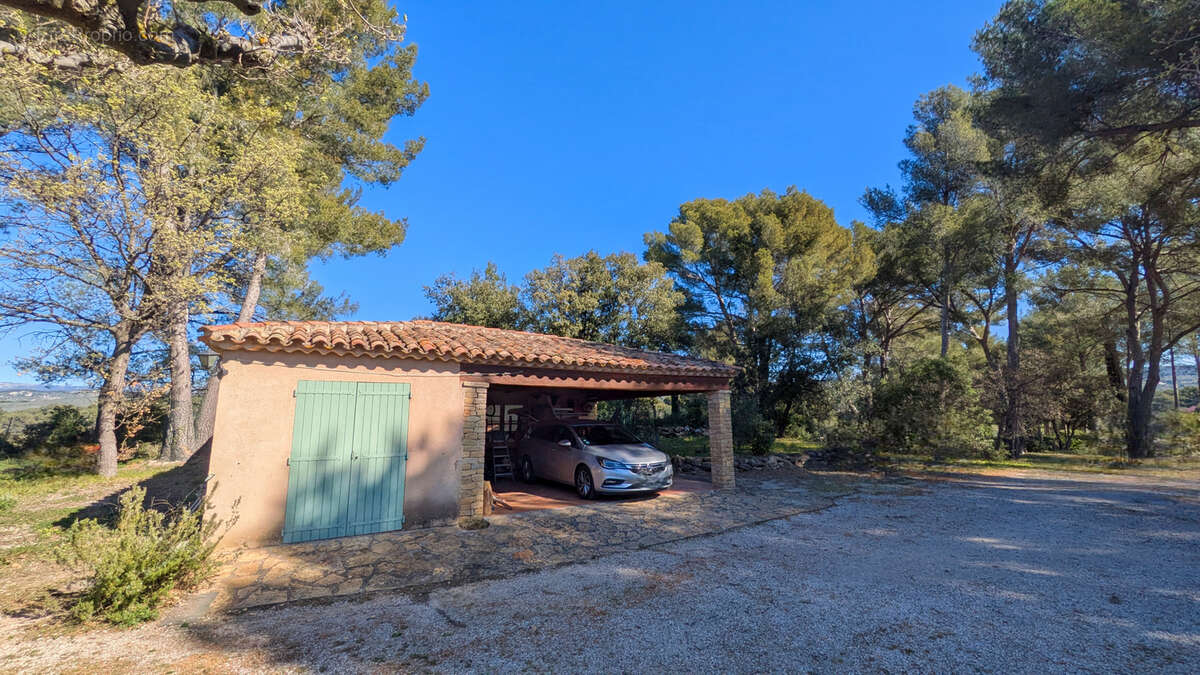 Maison à LE CASTELLET