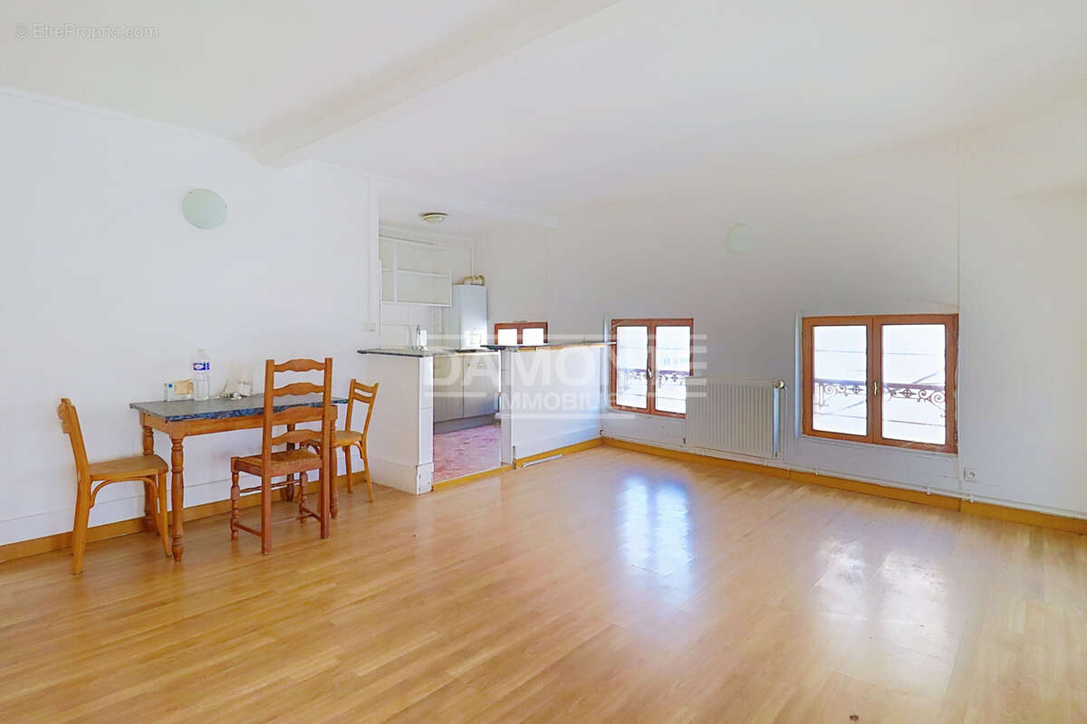 Immeuble idéalement situé dans un secteur attractif - photo 15