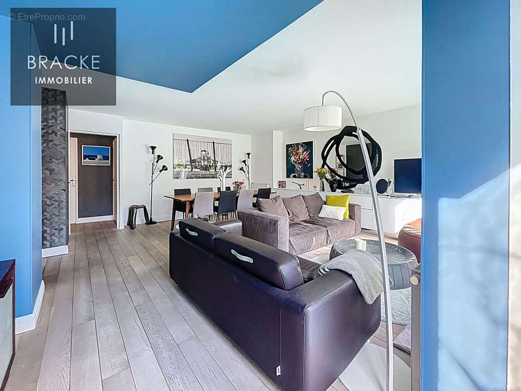 Appartement à COURBEVOIE