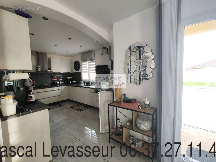 Maison 168 m² à Satolas-Et-Bonce  - photo 5