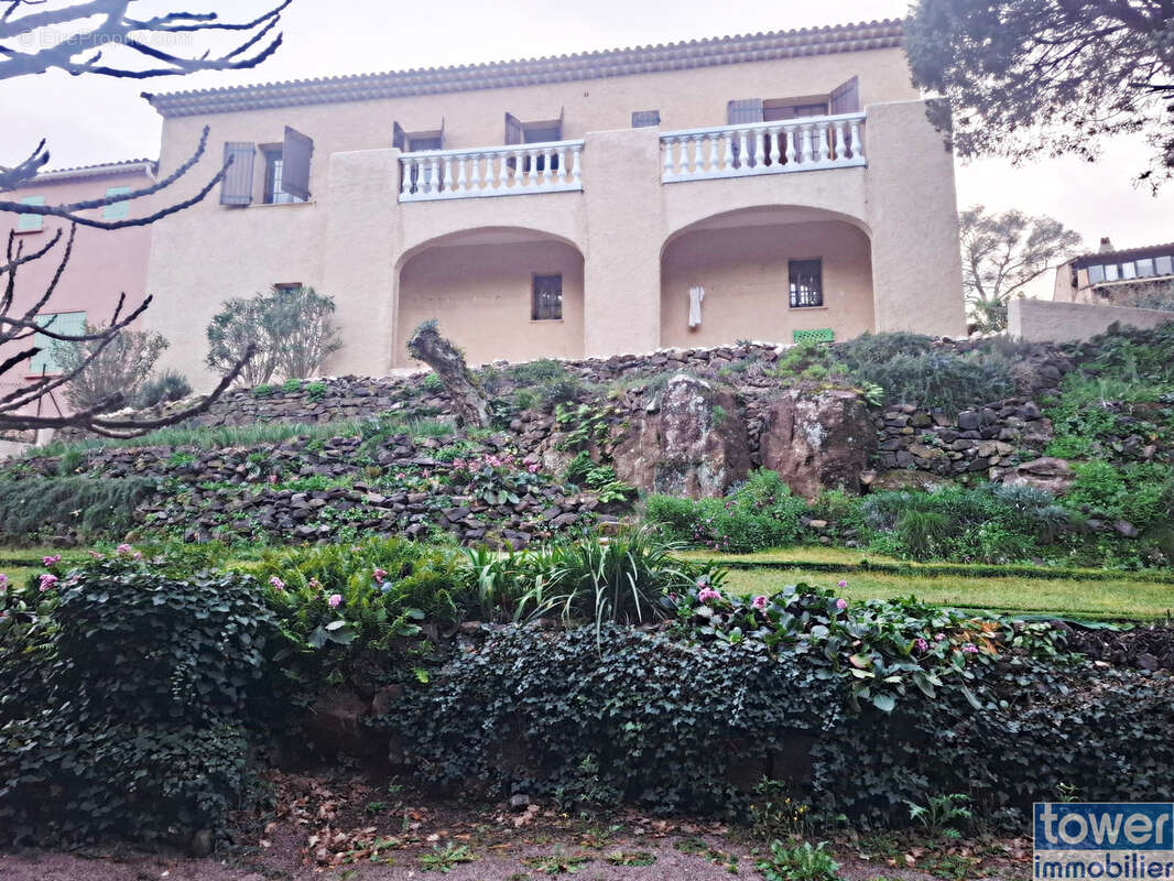 Maison à FREJUS