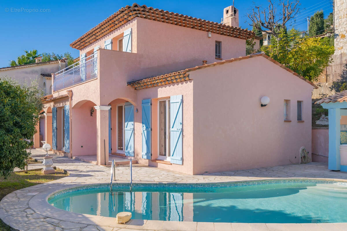 Maison à MANDELIEU-LA-NAPOULE