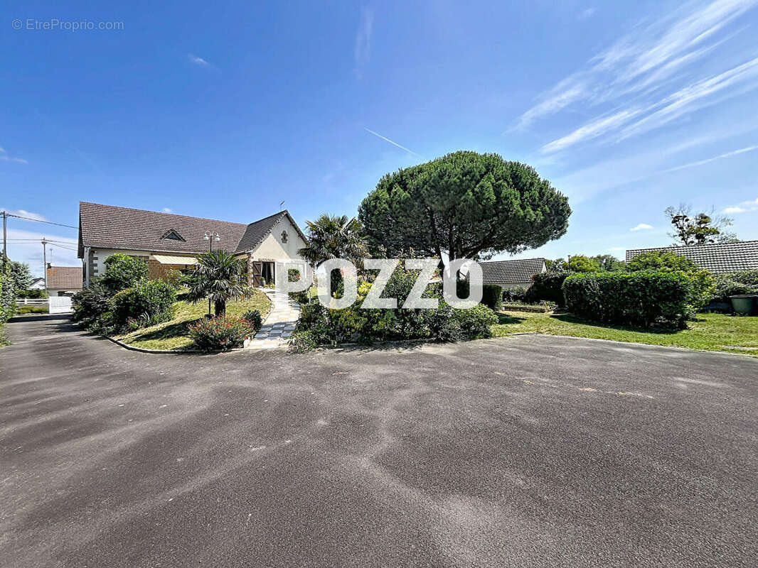 Maison Saint Martin de Bréhal 6 pièces 129 m2 environ - photo 15