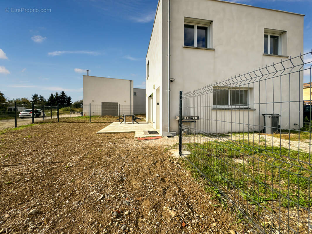 À vendre   Maison lumineuse avec jardin à Saint-Jean-de-Thurigneux - photo 13