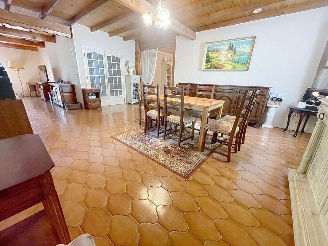 Photo 4 - Maison à LA ROQUE-D'ANTHERON