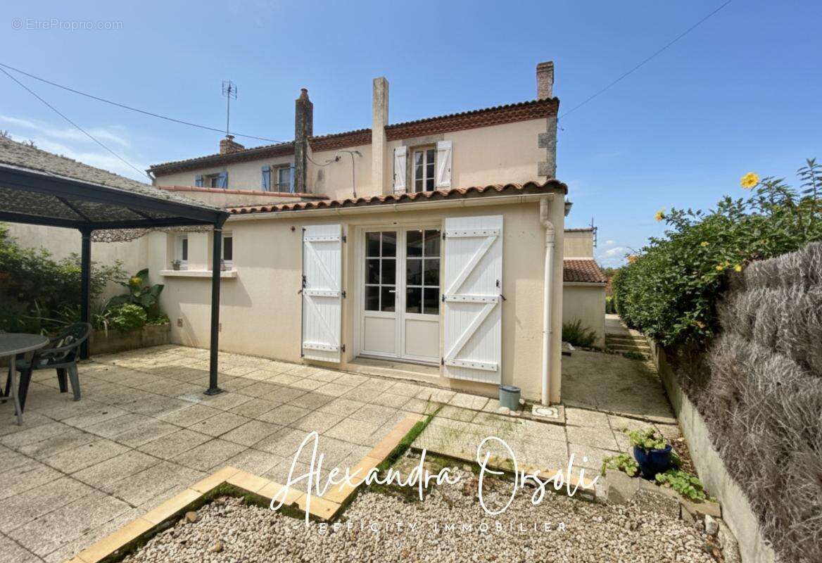 Maison à BELLEVILLE-SUR-VIE