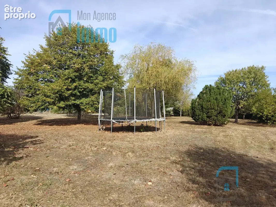 Mehun-Sur-Yèvre - Pavillon 4 chambres, 2 garages, jardin - photo 14