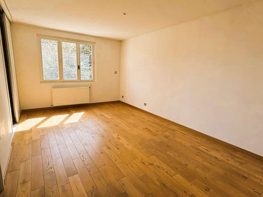 Maison à SAINT-CYR-AU-MONT-D&#039;OR