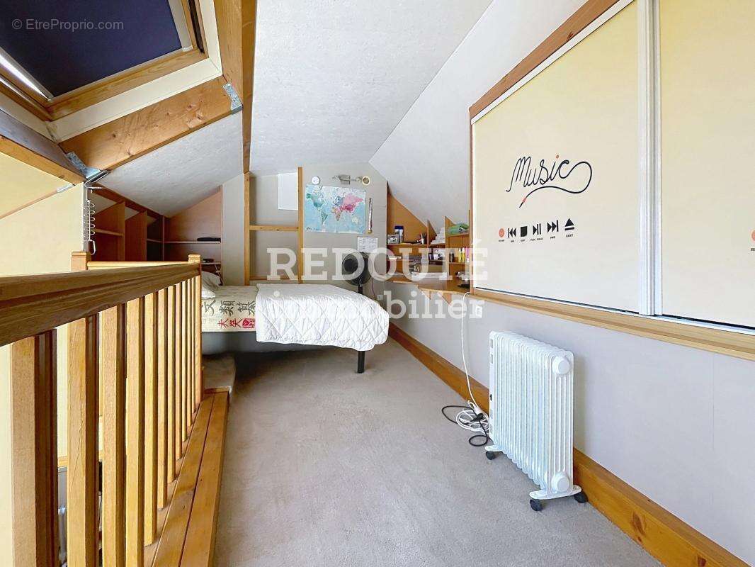 REIMS - À VENDRE - Avenue de LAON - Appartement duplex - photo 16