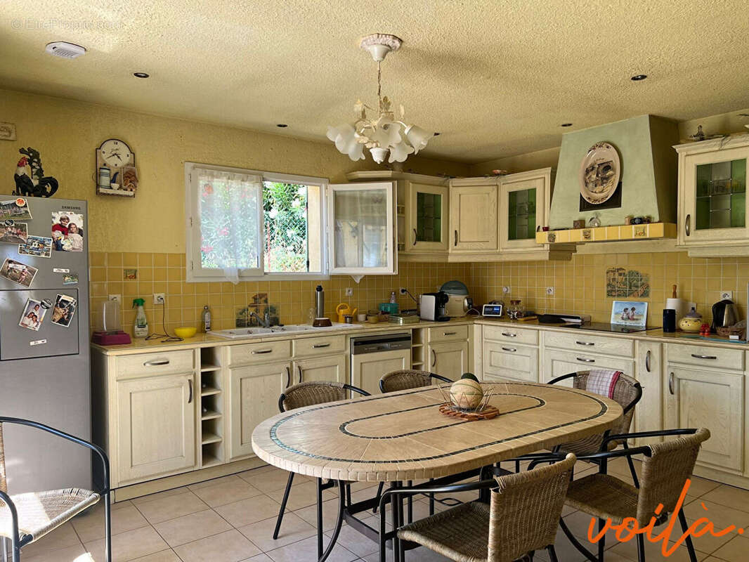 REF : MARBRES - Maison plain pied 4 ch - jardin - abris de garage - photo 5