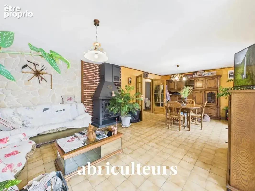Maison avec jardin arboré en vente à  Châteaudun (28200) - photo 4