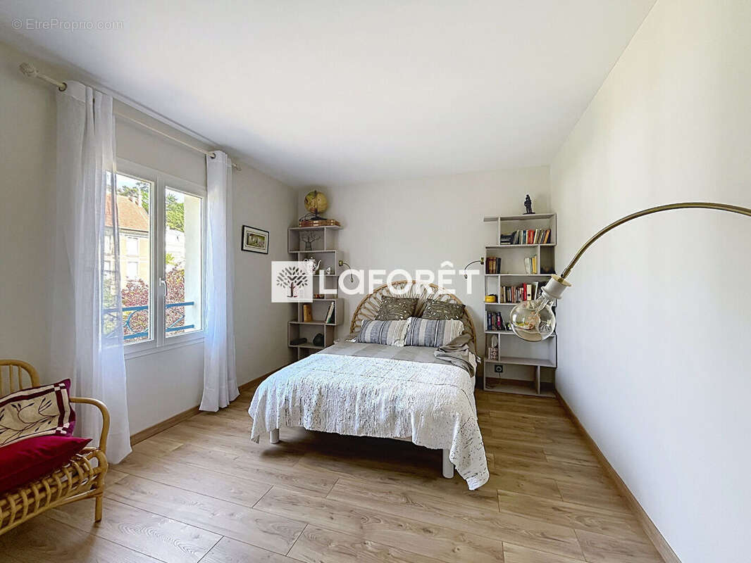 CHATOU - Maison familiale contemporaine de 214 m² habitables (252 m² utiles) avec sous-sol total, studio indépendant et jardin s - photo 13