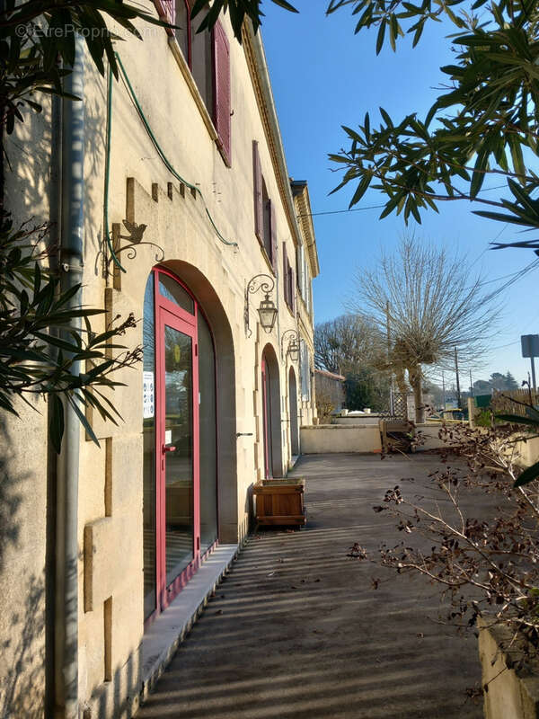Commerce à RAUZAN
