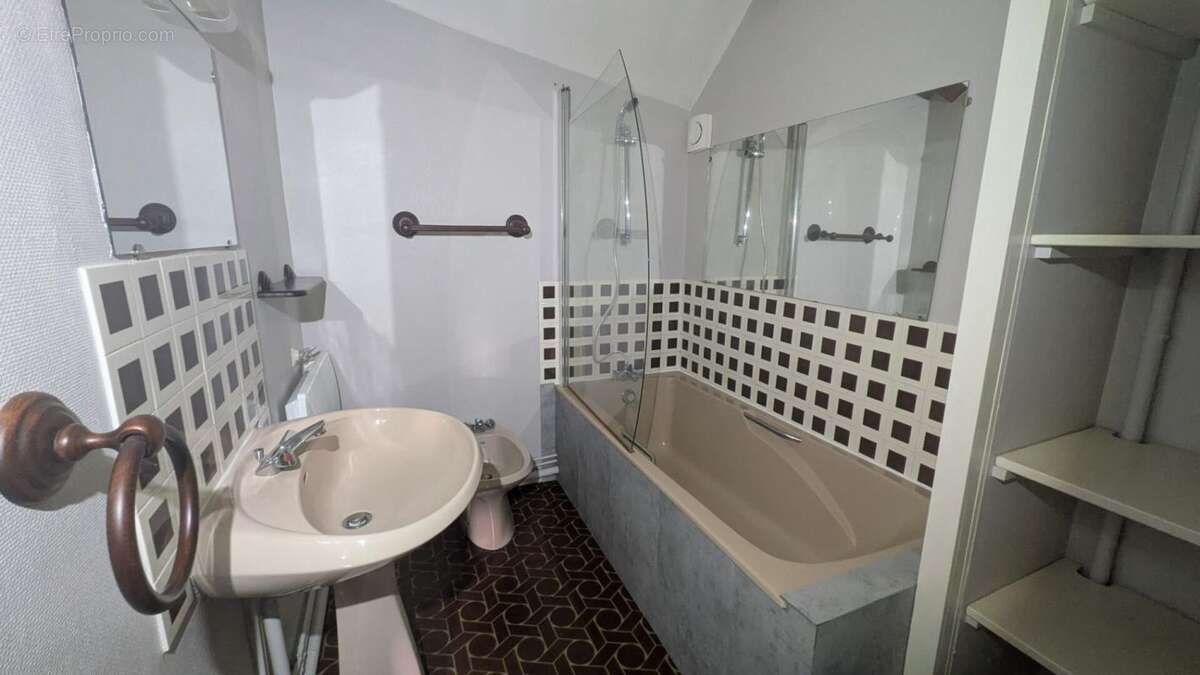 Maison à VARENNES-SUR-ALLIER