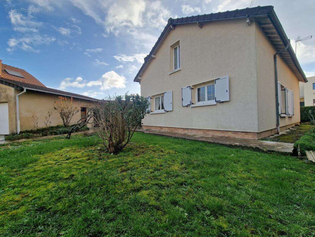 Maison à VAIRES-SUR-MARNE