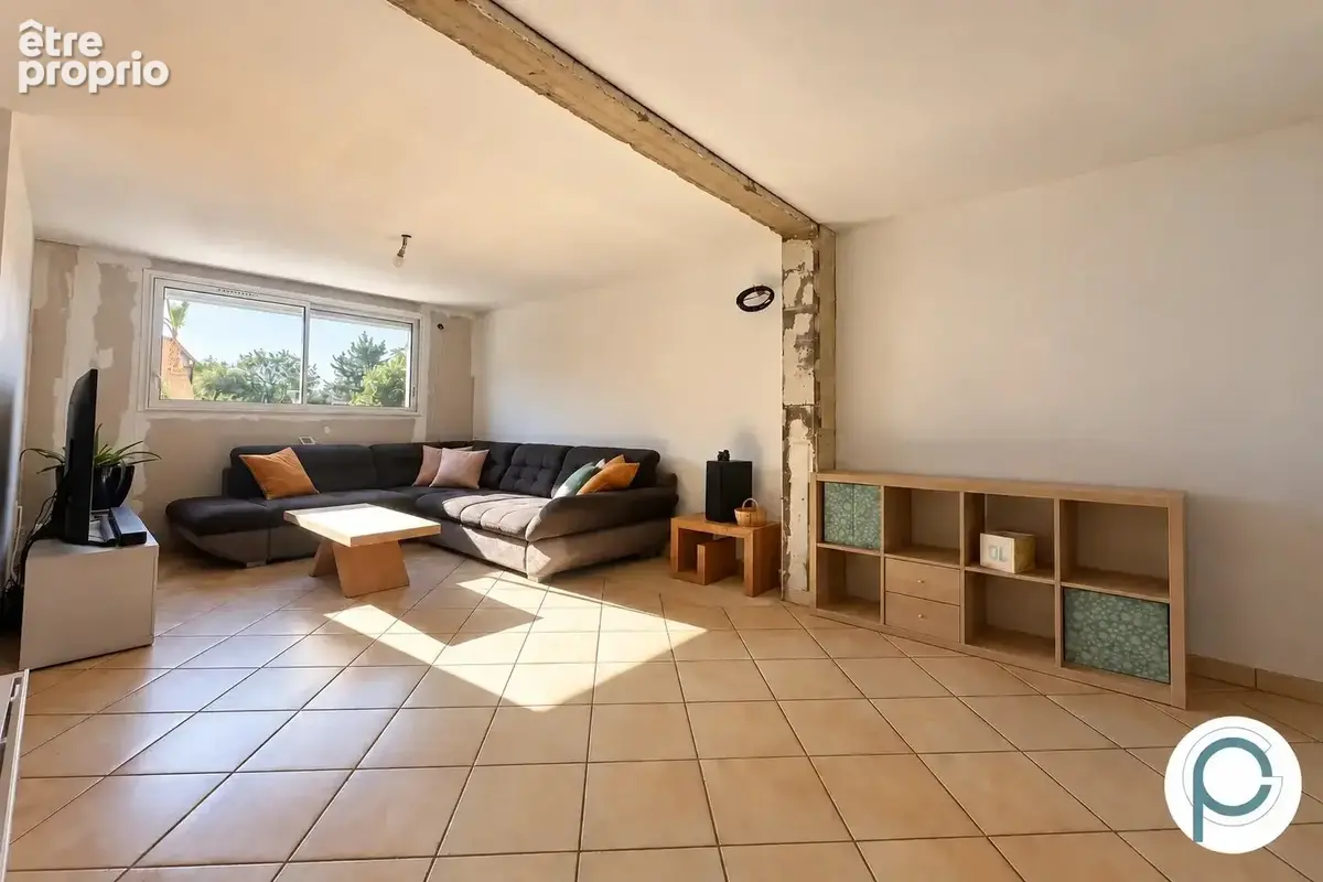 Maison t5  4 chambres  jardin et terrasses  village de signes - photo 3