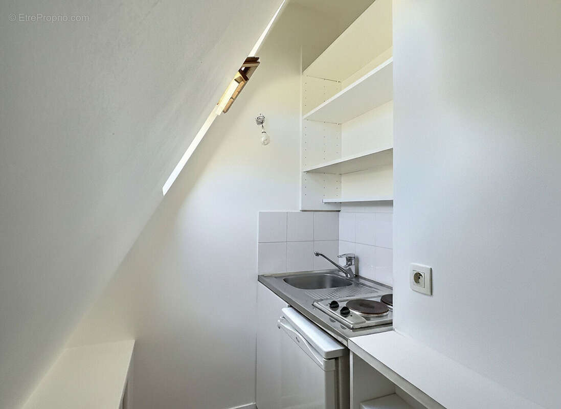 Paris 6e arrondissement - Quartier Saint-Sulpice- Studio de 16,74 m² - photo 4