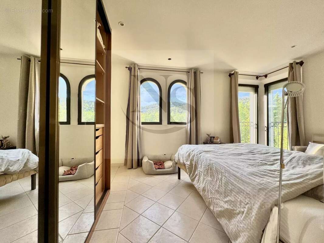 Maison à LE THOLONET