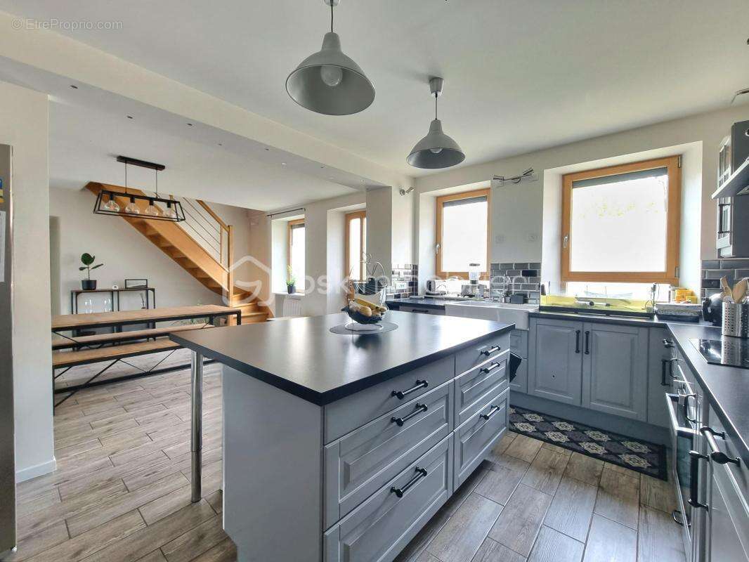 Maison à VERNEUIL-L'ETANG