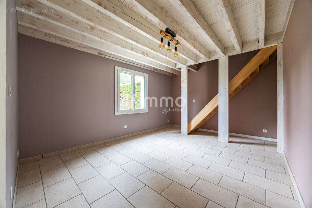 Maison 4 chambres - piscine - grand terrain - photo 9