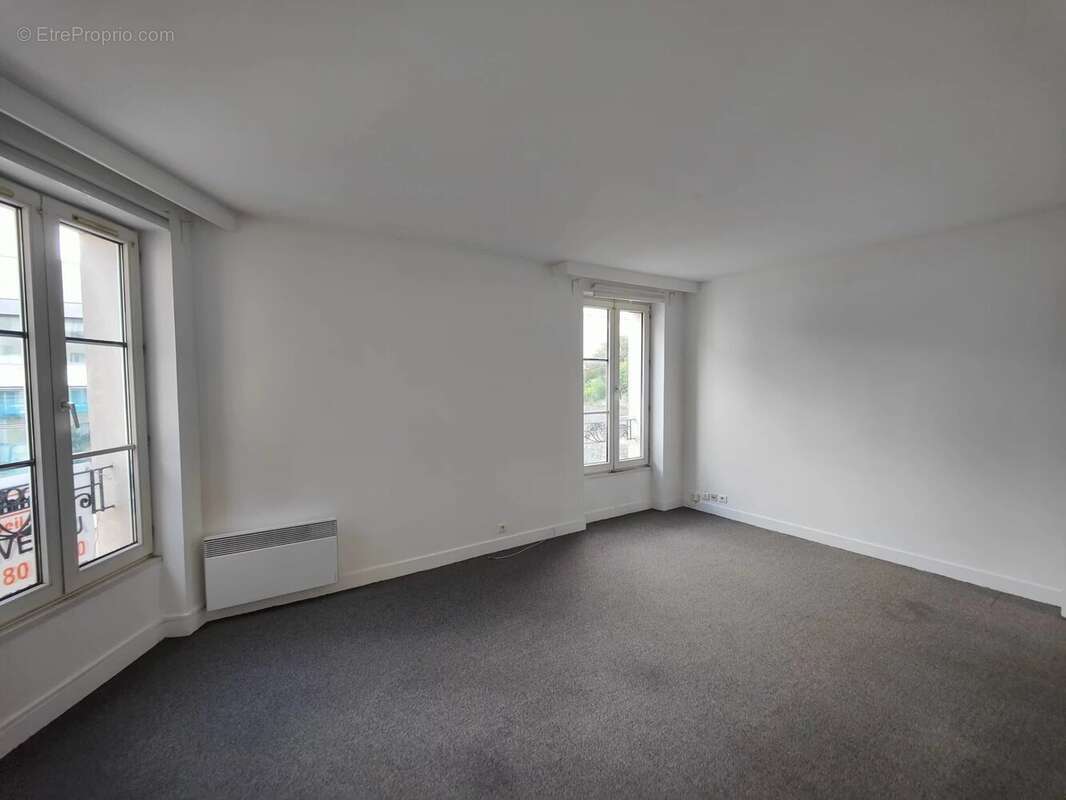 Appartement à CHARENTON-LE-PONT