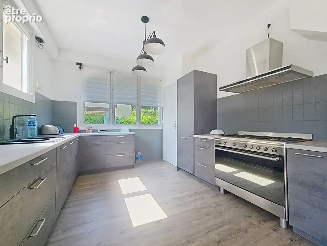 Exclusivite - la riviere saint sauveur - spacieuse maison à rafraîchir - photo 10