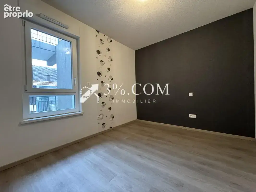 3%COM Beau F3 avec terrasse et 2 garages - photo 6