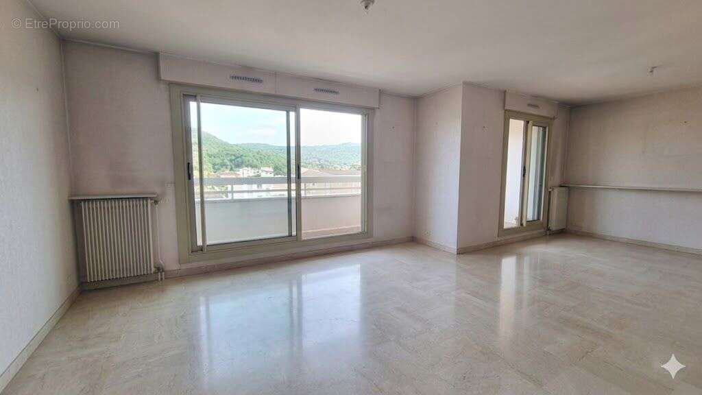 Appartement à FONTAINES-SUR-SAONE