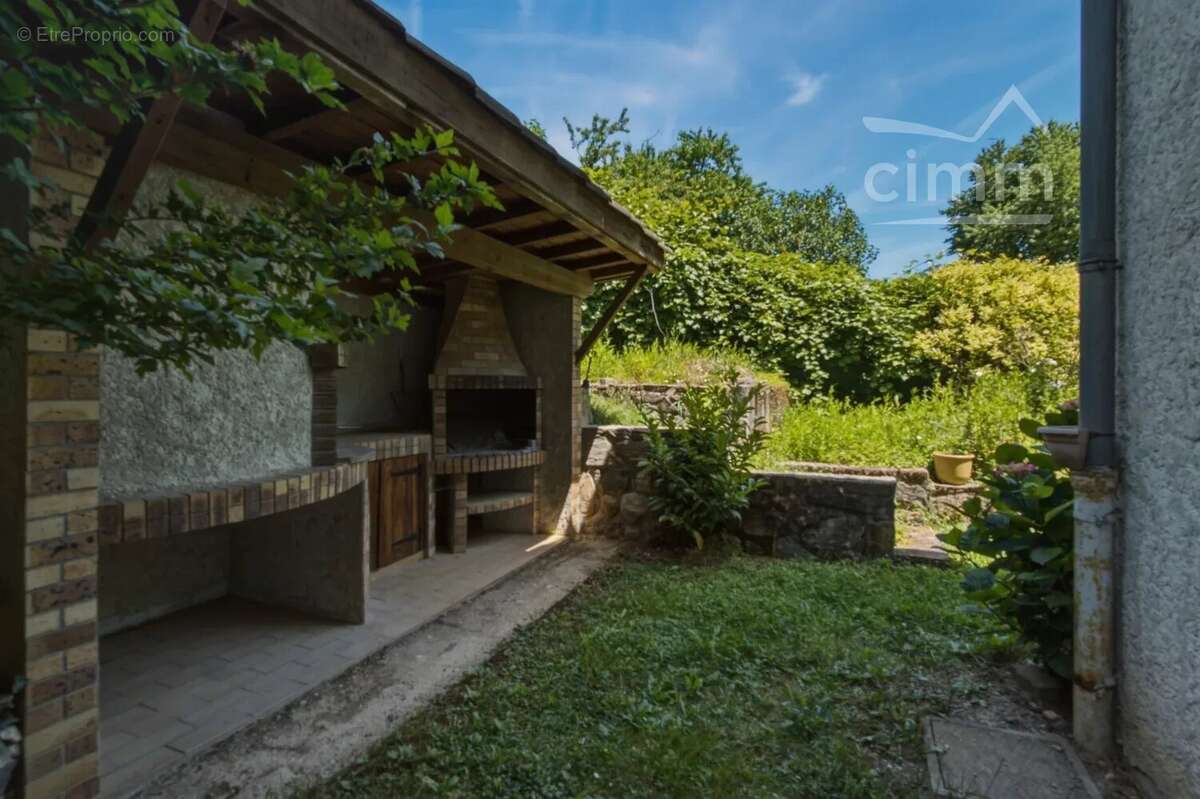 Maison à MORETEL-DE-MAILLES