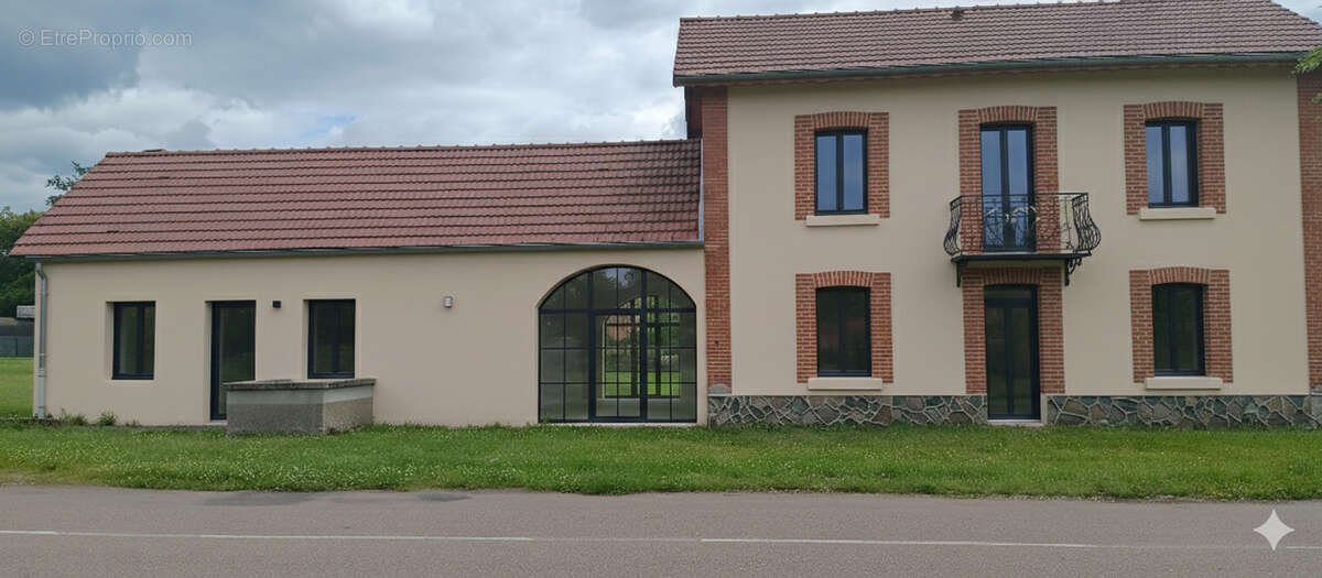 Maison à MALBOUHANS