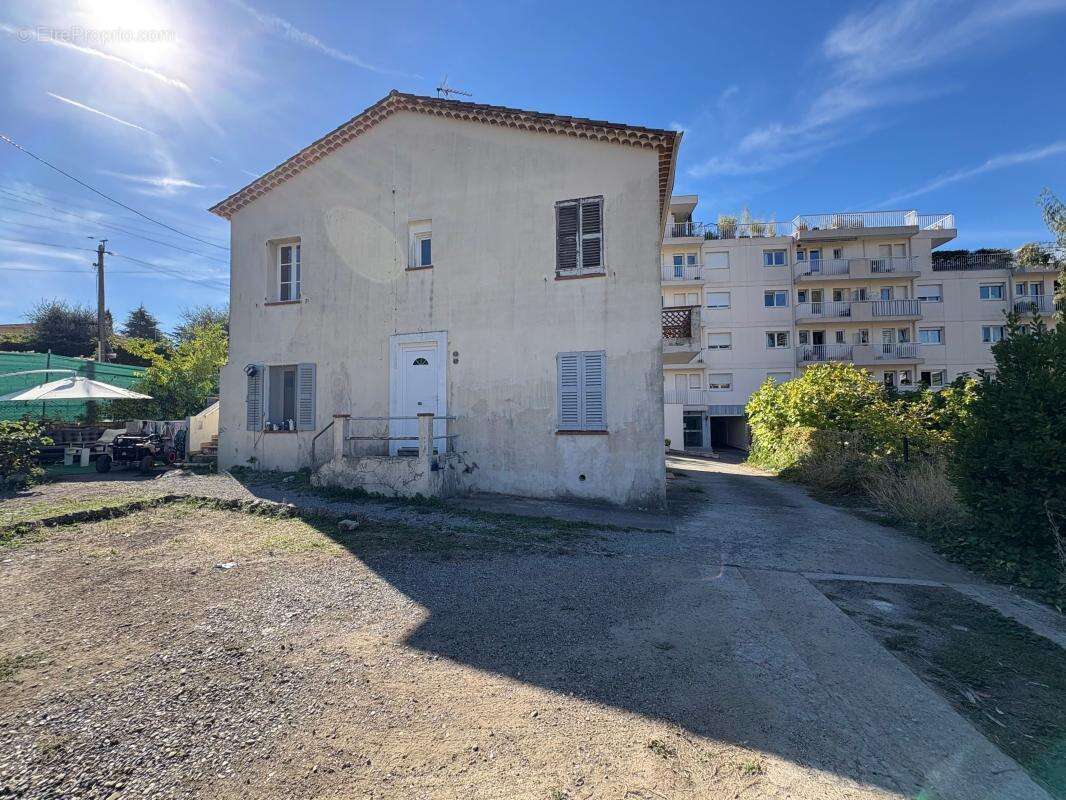 Appartement à LE CANNET