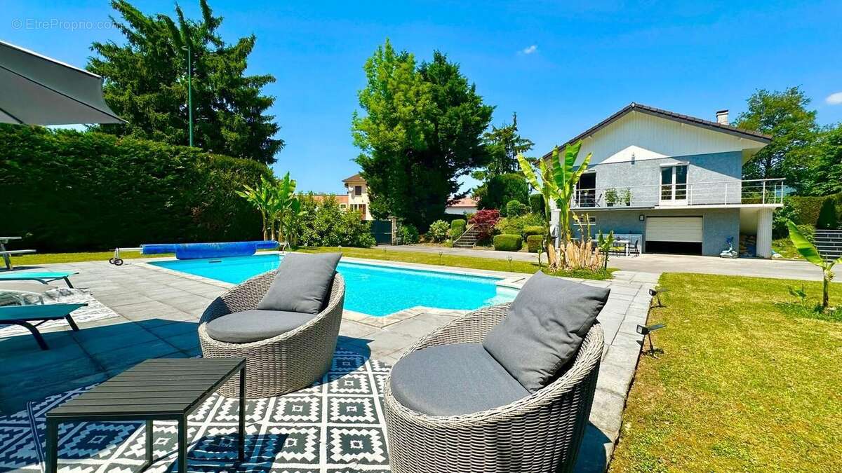 Maison à AMANCY