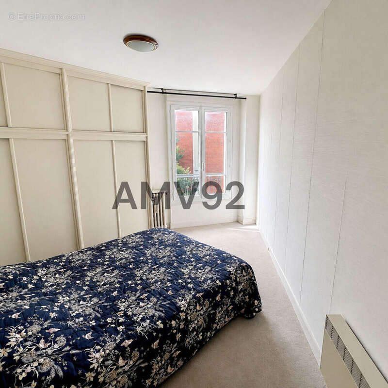 Appartement à LA GARENNE-COLOMBES