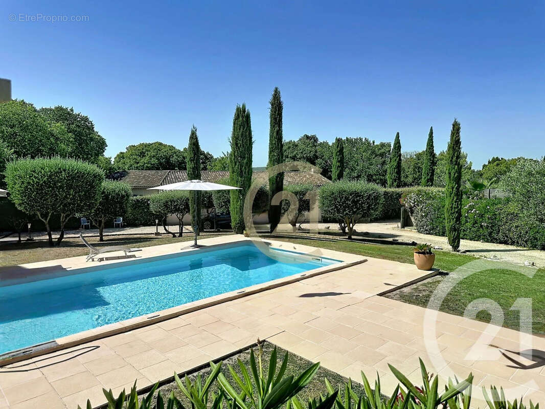 Maison 126 m² à Uzes  - photo 2