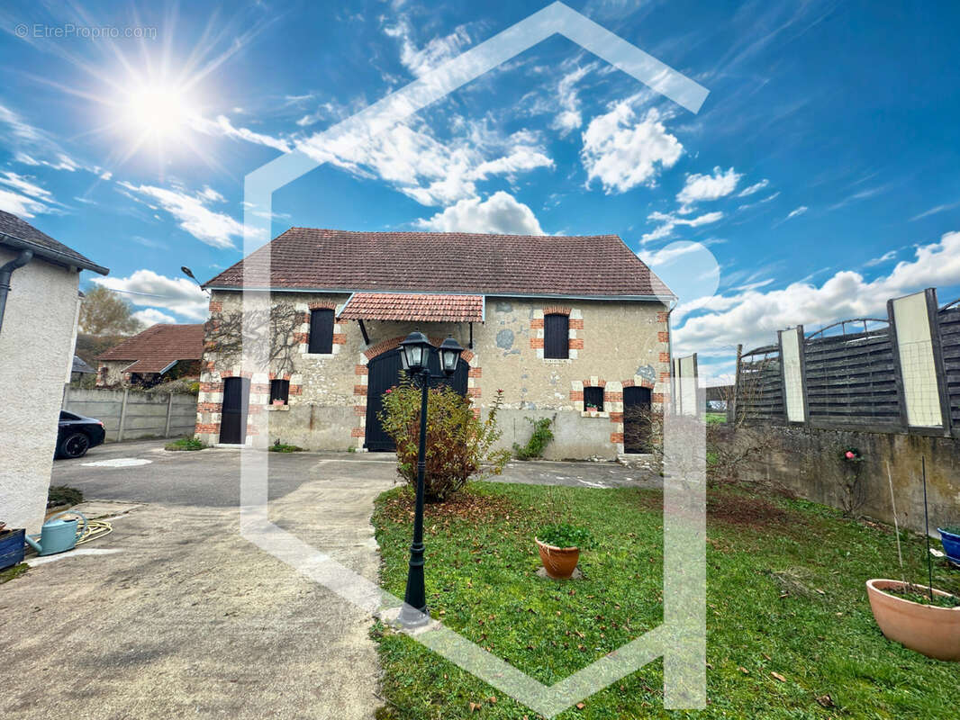 Maison à COSNE-COURS-SUR-LOIRE