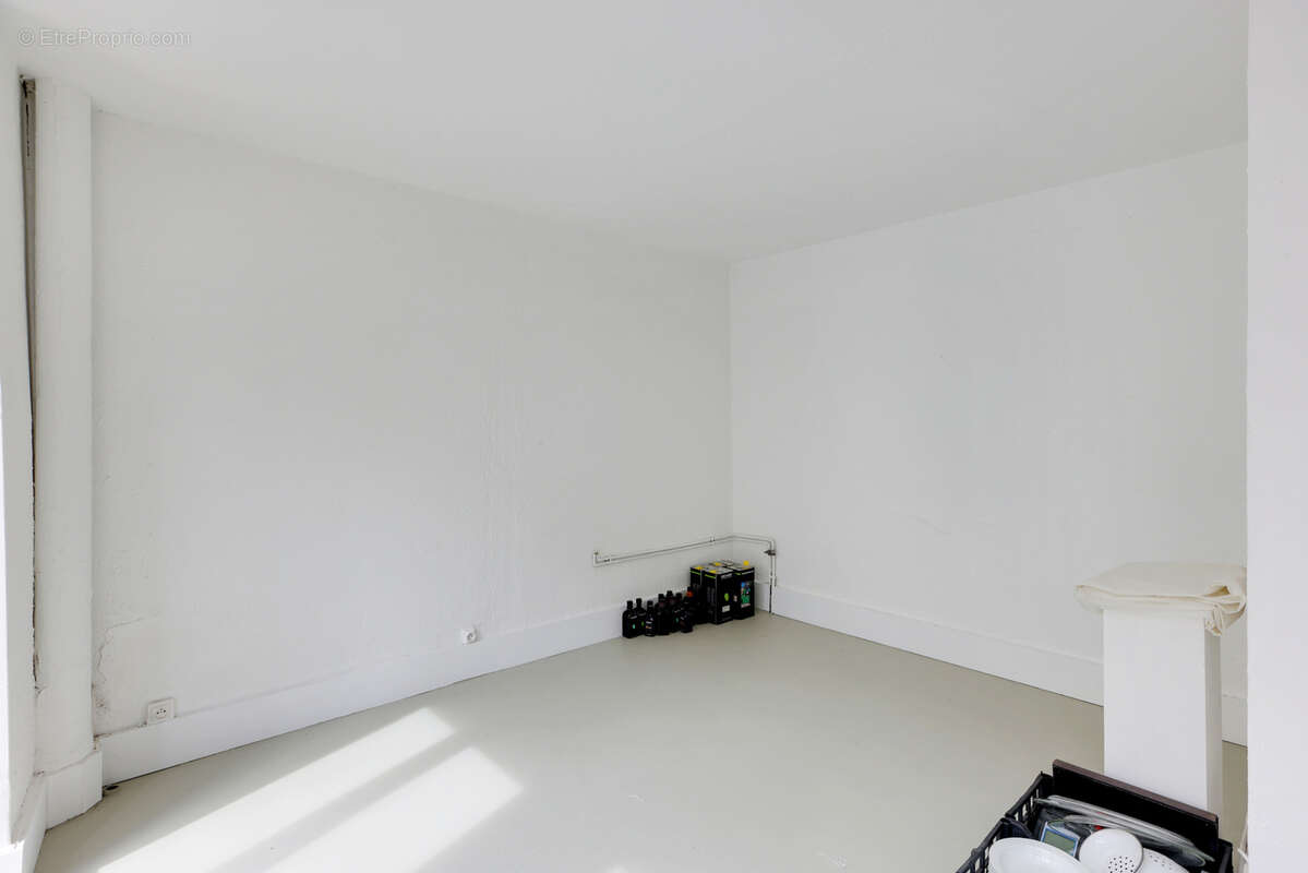 Local commercial 52m2 en trois pièces toutes activités - photo 13