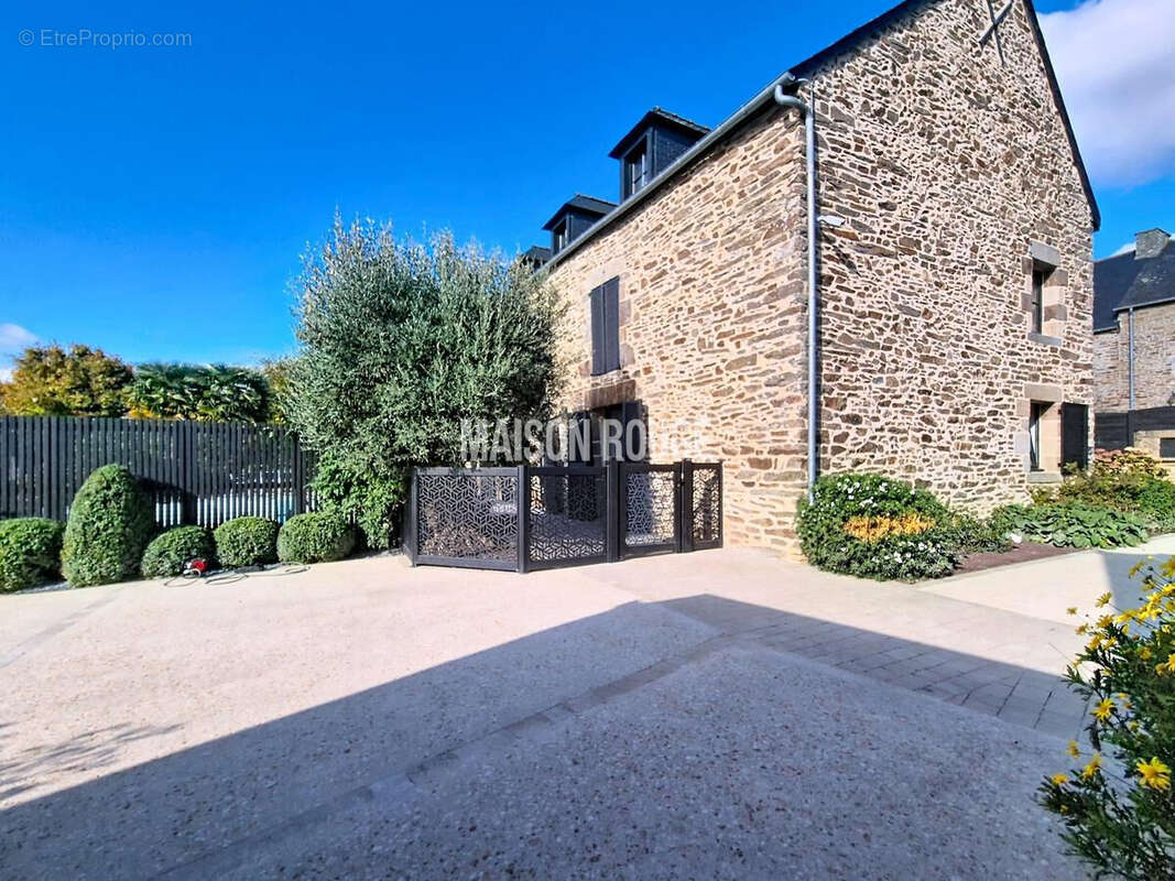 Maison à PLOUER-SUR-RANCE