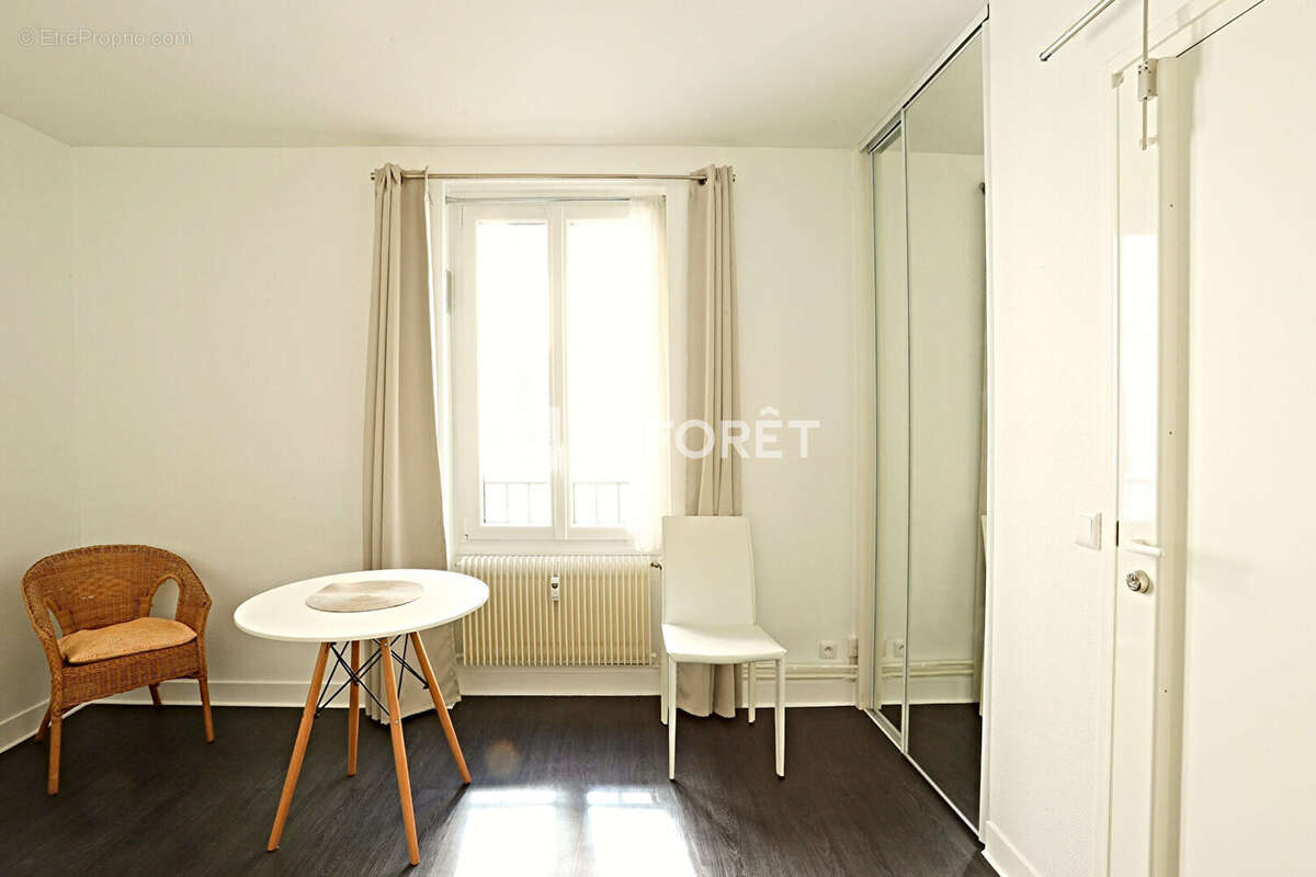 Appartement à PARIS-14E